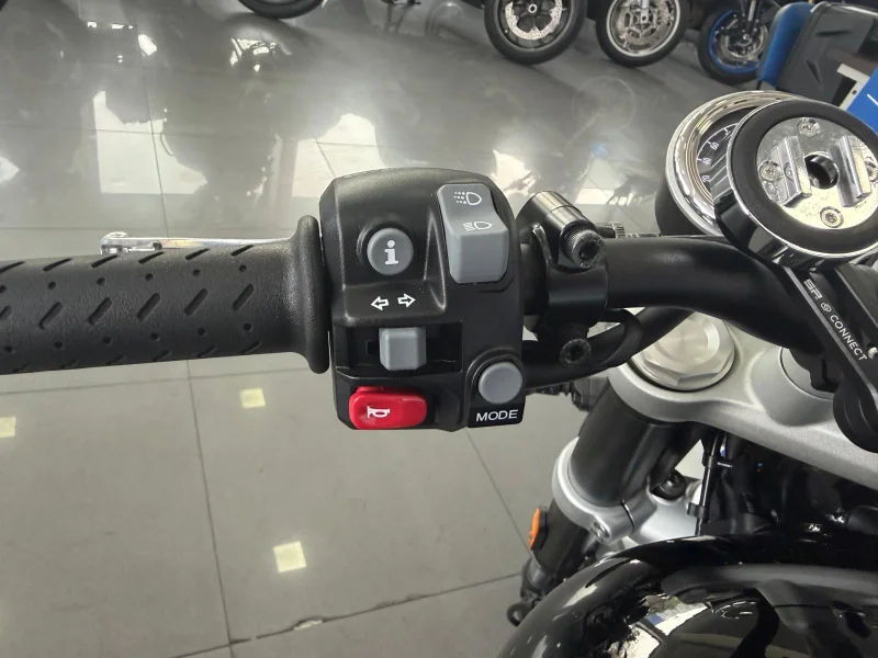 TRIUMPH SPEED TWIN 1200